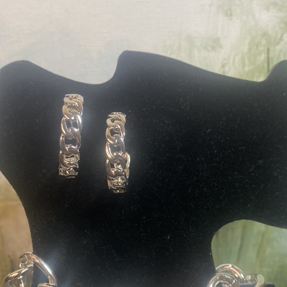 NWOT 2pc Silver Tone Chain Link🔗 Necklace & Earrings Set - Picture 3 of 4